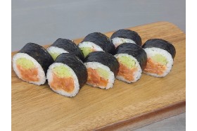 Азия с копчёным лососем и огурцом